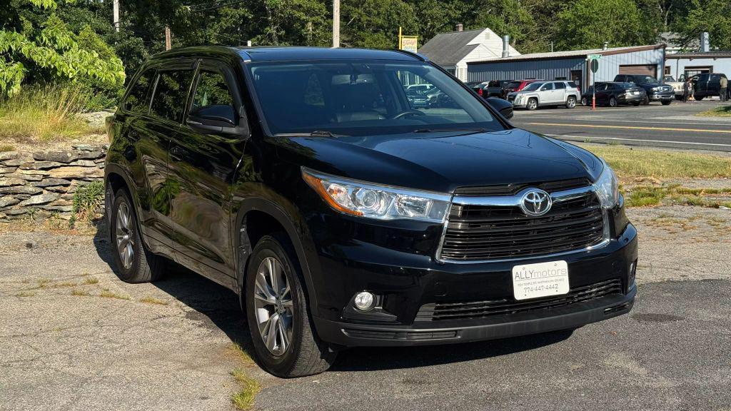 used 2015 Toyota Highlander car, priced at $19,998