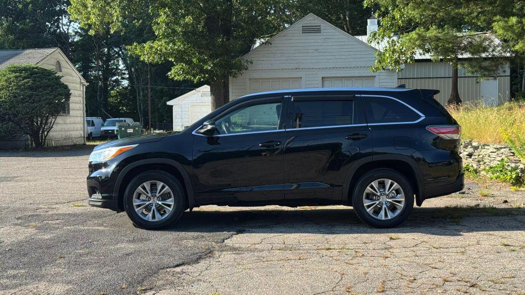 used 2015 Toyota Highlander car, priced at $19,998