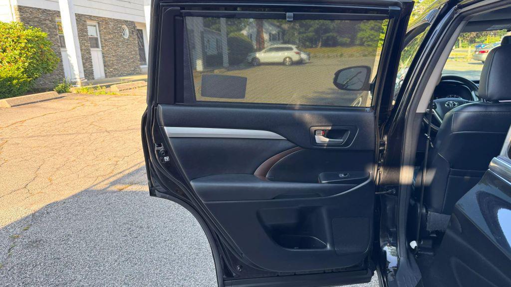 used 2015 Toyota Highlander car, priced at $19,998