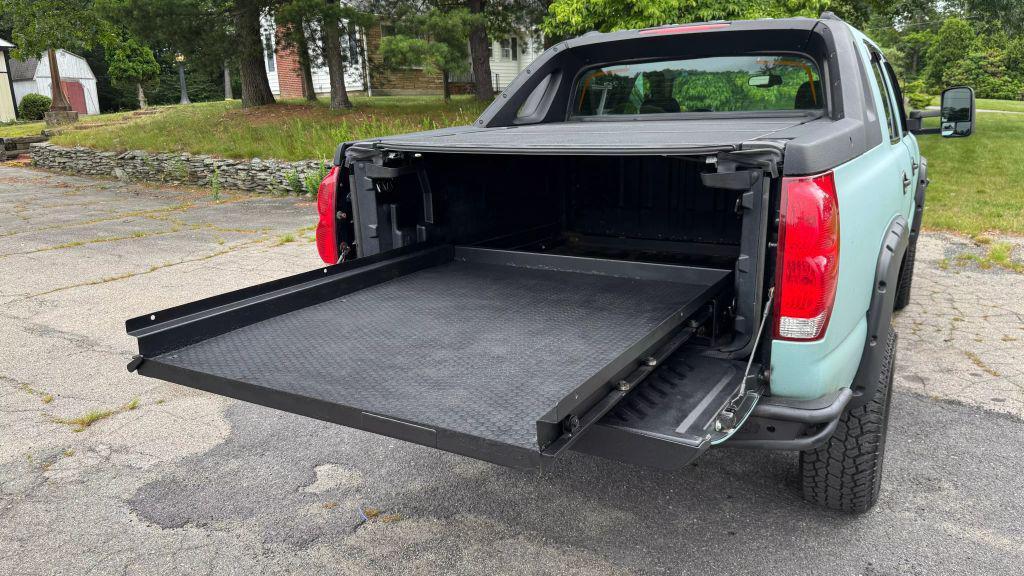 used 2004 Chevrolet Avalanche car, priced at $5,995