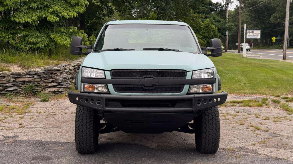 used 2004 Chevrolet Avalanche car, priced at $5,995