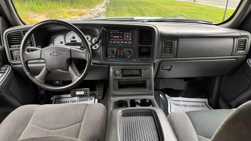 used 2004 Chevrolet Avalanche car, priced at $5,995