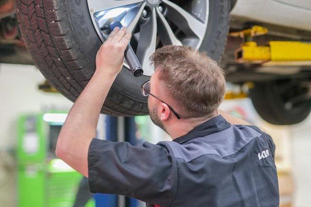 used 2025 Kia Sorento Hybrid car, priced at $36,315