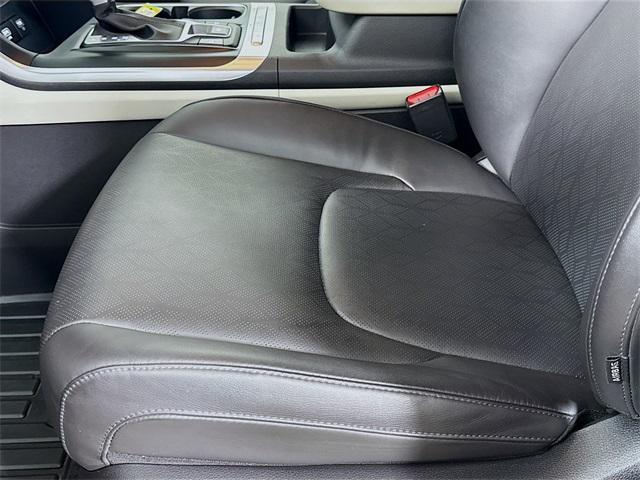 used 2024 Kia Carnival car, priced at $39,527