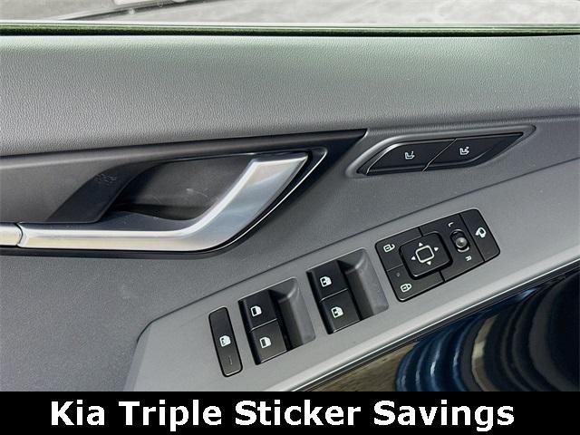 new 2025 Kia Niro car, priced at $32,475