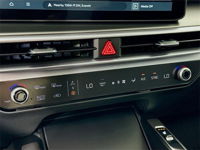 new 2025 Kia Sorento Hybrid car, priced at $40,930