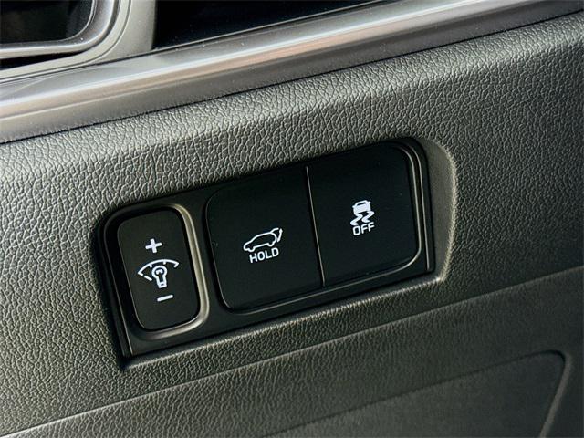 new 2025 Kia Sorento Hybrid car, priced at $38,048