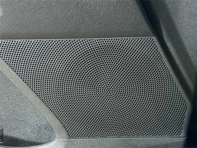 new 2025 Kia Sorento Hybrid car, priced at $38,048