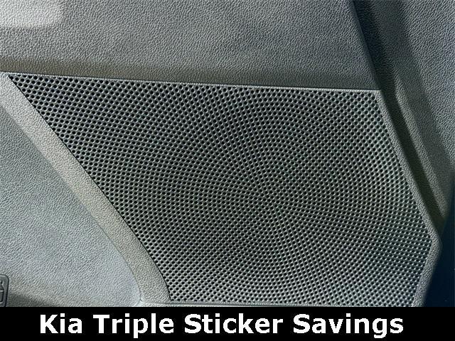 new 2025 Kia Sorento car, priced at $40,195