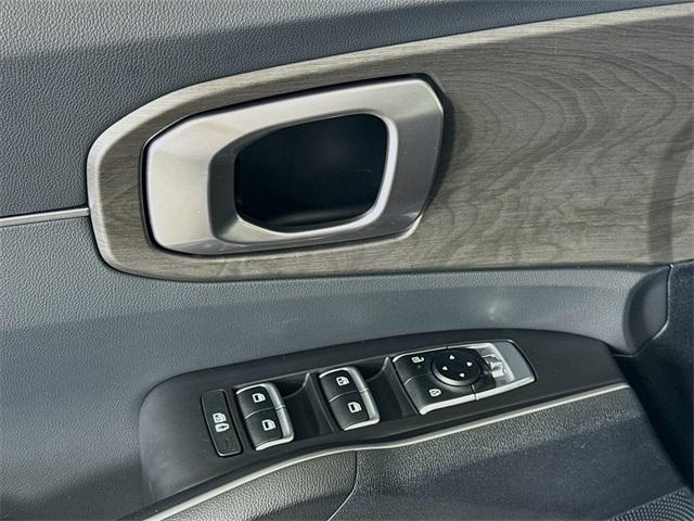 new 2025 Kia Sorento car, priced at $42,195