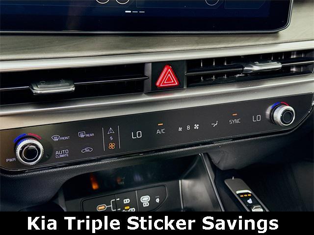 new 2025 Kia Sorento car, priced at $40,195