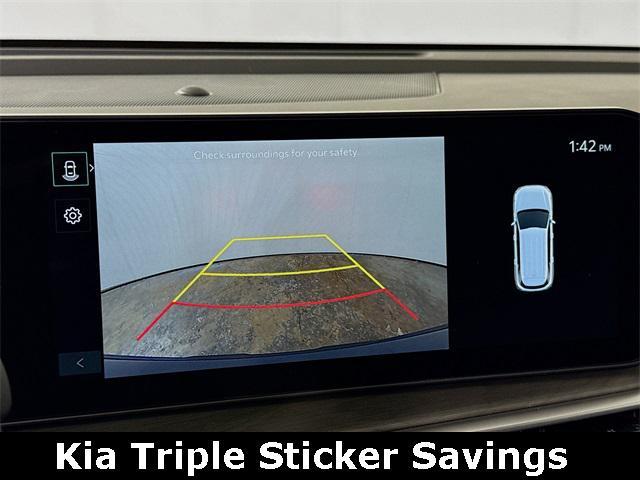 new 2025 Kia Sorento car, priced at $40,195