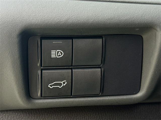 used 2020 Toyota Highlander car, priced at $26,136