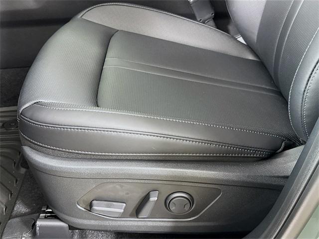 new 2025 Kia Sorento Hybrid car, priced at $38,048