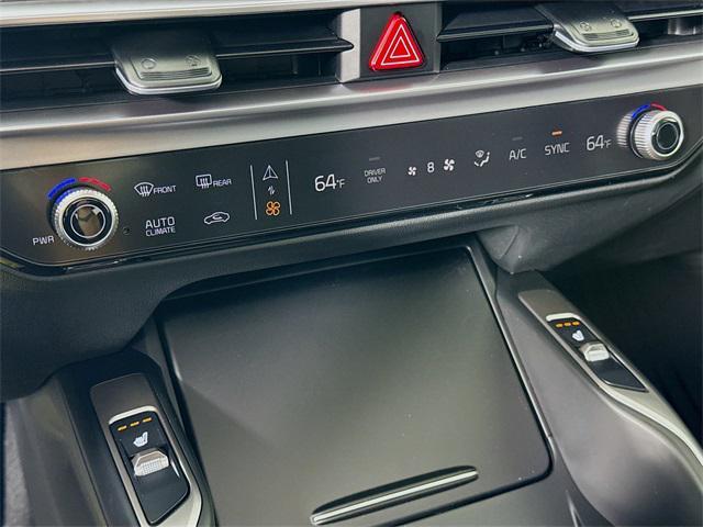 new 2025 Kia Sorento Hybrid car, priced at $38,048