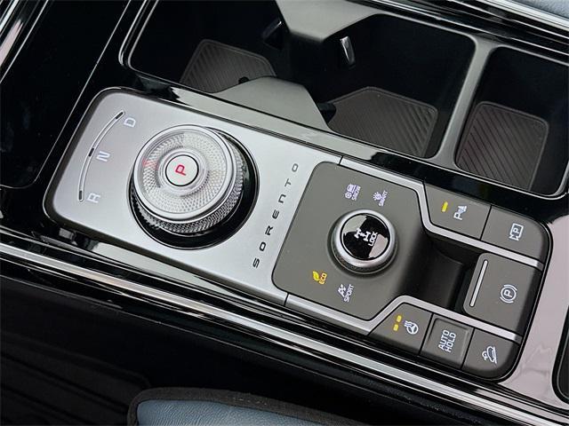 new 2025 Kia Sorento Hybrid car, priced at $45,135