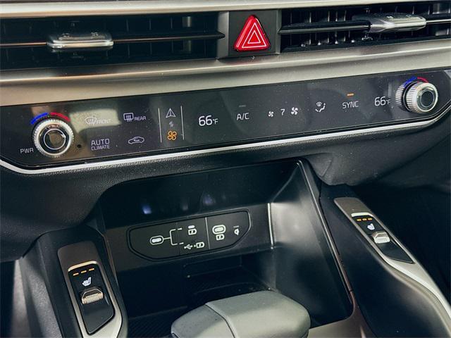 new 2025 Kia Sorento car, priced at $36,525