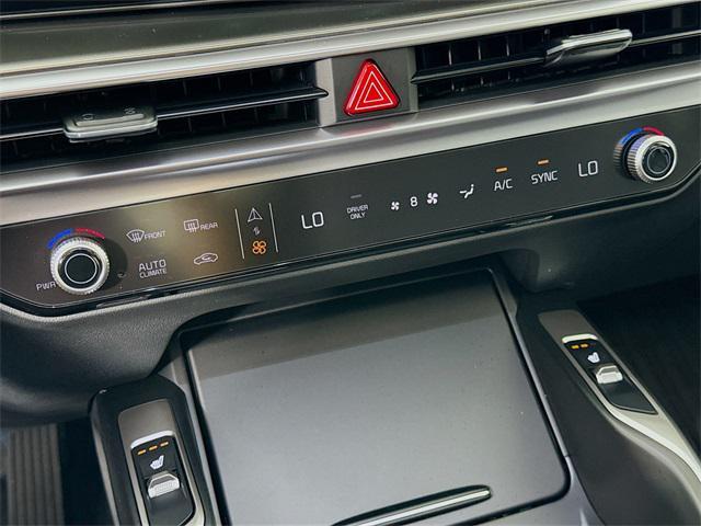 new 2025 Kia Sorento Hybrid car, priced at $38,048