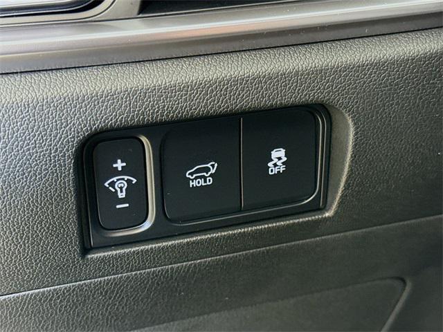 new 2025 Kia Sorento Hybrid car, priced at $38,048