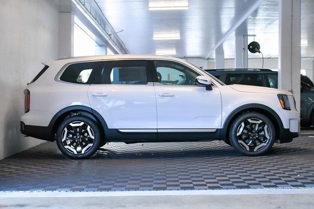 new 2025 Kia Telluride car, priced at $45,910