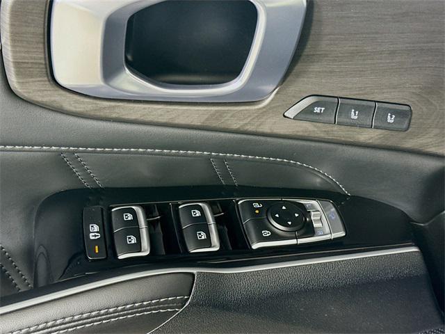 new 2025 Kia Sorento car, priced at $47,330