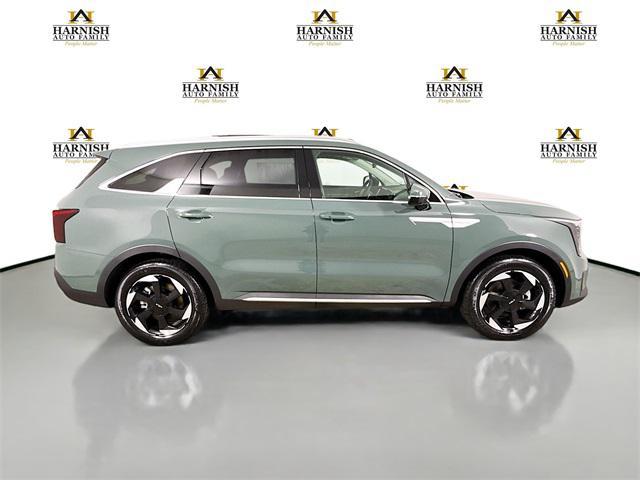 new 2025 Kia Sorento Hybrid car, priced at $38,048