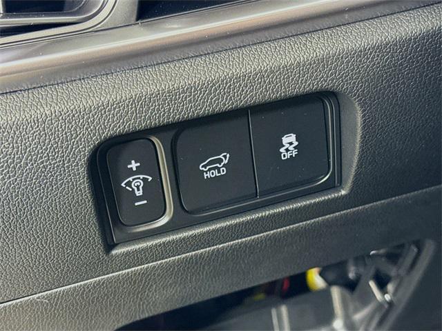 new 2025 Kia Sorento Hybrid car, priced at $38,048