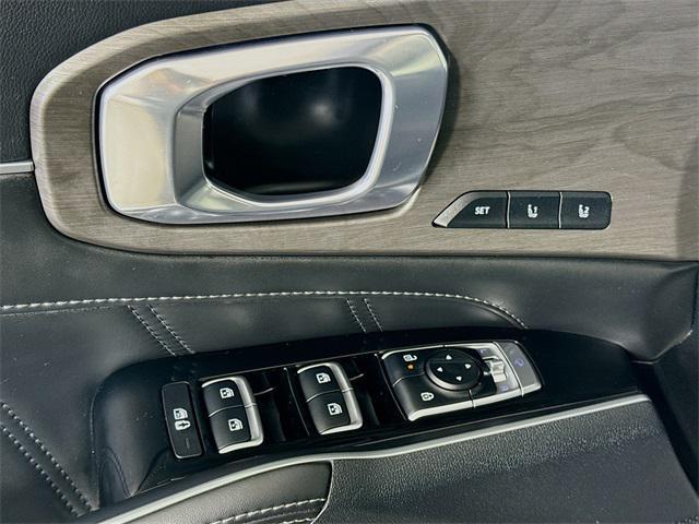 used 2024 Kia Sorento car, priced at $41,600
