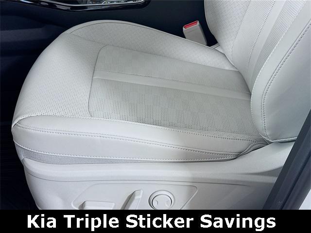 new 2026 Kia Sorento car, priced at $42,095