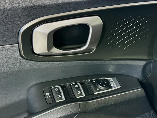 new 2025 Kia Sorento Hybrid car, priced at $38,048