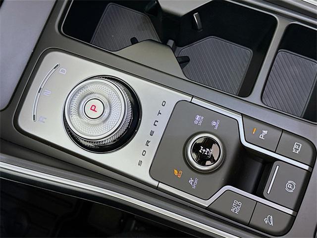 new 2025 Kia Sorento Hybrid car, priced at $38,048
