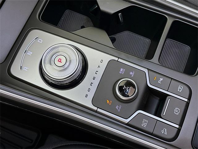 new 2025 Kia Sorento Hybrid car, priced at $38,048