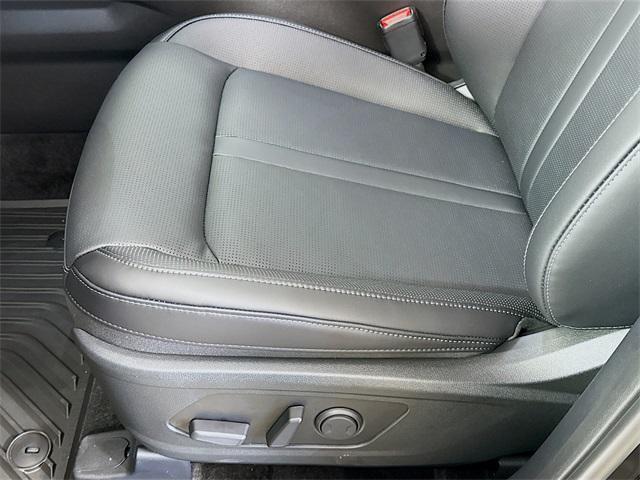 new 2025 Kia Sorento Hybrid car, priced at $38,048