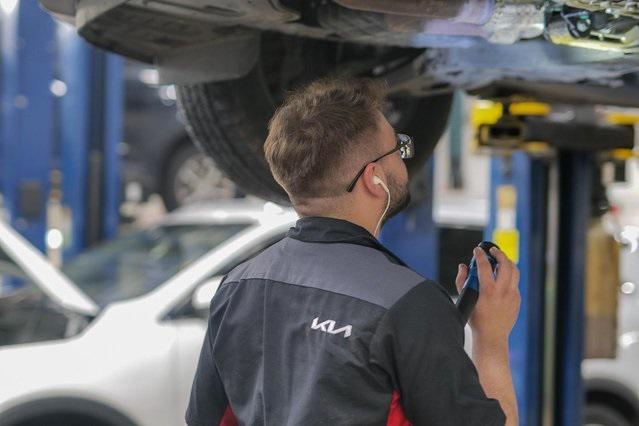 used 2022 Kia Sorento Plug-In Hybrid car, priced at $35,990