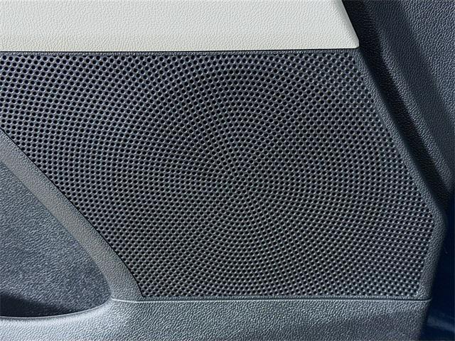 new 2025 Kia Sorento Hybrid car, priced at $39,177
