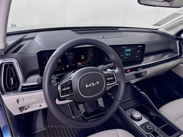 new 2025 Kia Sorento Hybrid car, priced at $39,177