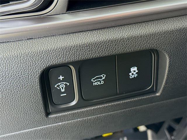 new 2025 Kia Sorento Hybrid car, priced at $38,048