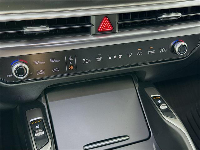 new 2025 Kia Sorento Hybrid car, priced at $38,048