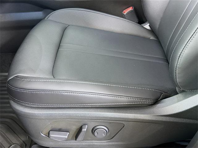 new 2025 Kia Sorento Hybrid car, priced at $39,052