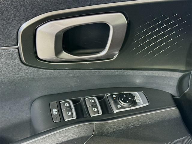 new 2025 Kia Sorento Hybrid car, priced at $38,048