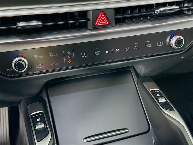 new 2025 Kia Sorento Hybrid car, priced at $38,048