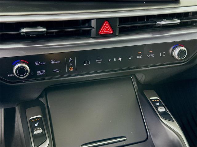 new 2025 Kia Sorento Hybrid car, priced at $38,668