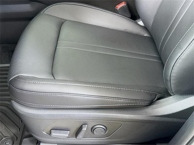 new 2025 Kia Sorento Hybrid car, priced at $38,668