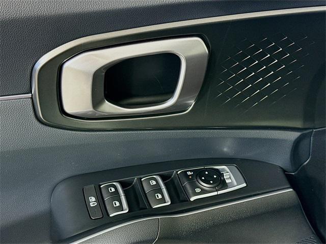 new 2025 Kia Sorento Hybrid car, priced at $38,668