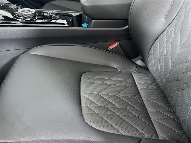 new 2025 Kia Sportage car, priced at $40,595