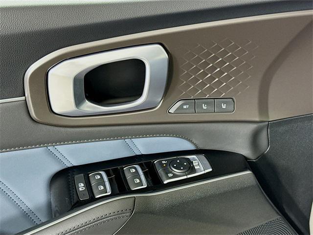 new 2025 Kia Sorento Hybrid car, priced at $44,630