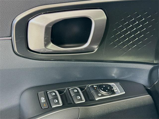 new 2025 Kia Sorento Hybrid car, priced at $39,945