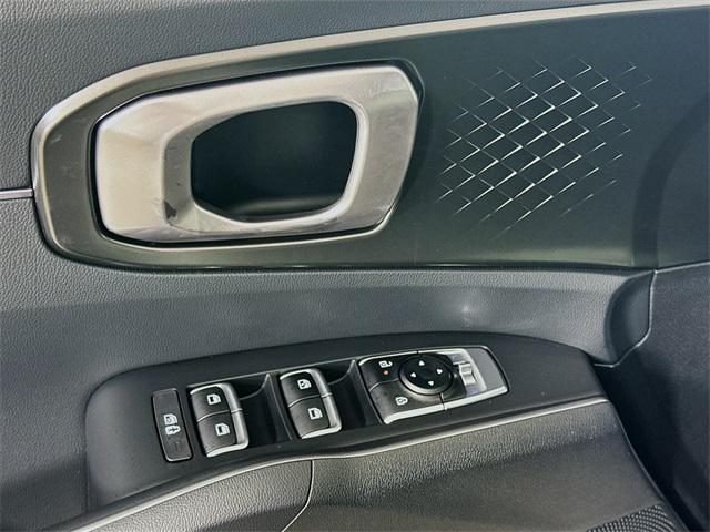 new 2025 Kia Sorento Hybrid car, priced at $41,015