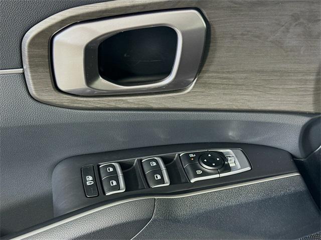 new 2025 Kia Sorento car, priced at $40,425