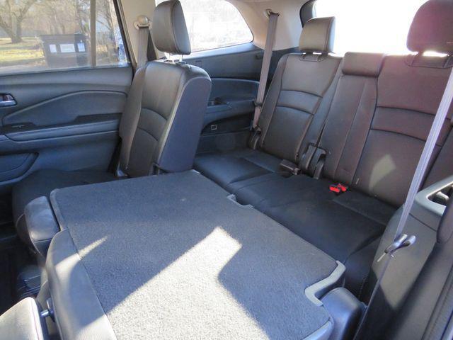 used 2022 Honda Pilot car, priced at $27,997